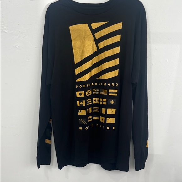 Stylish Black and Gold Long Sleeve Tee with Graphic Design - Picture 1 of 5